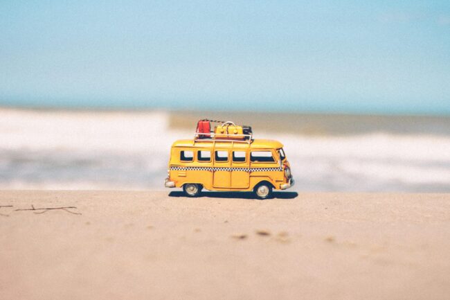 beach-blue-car-combi-386025